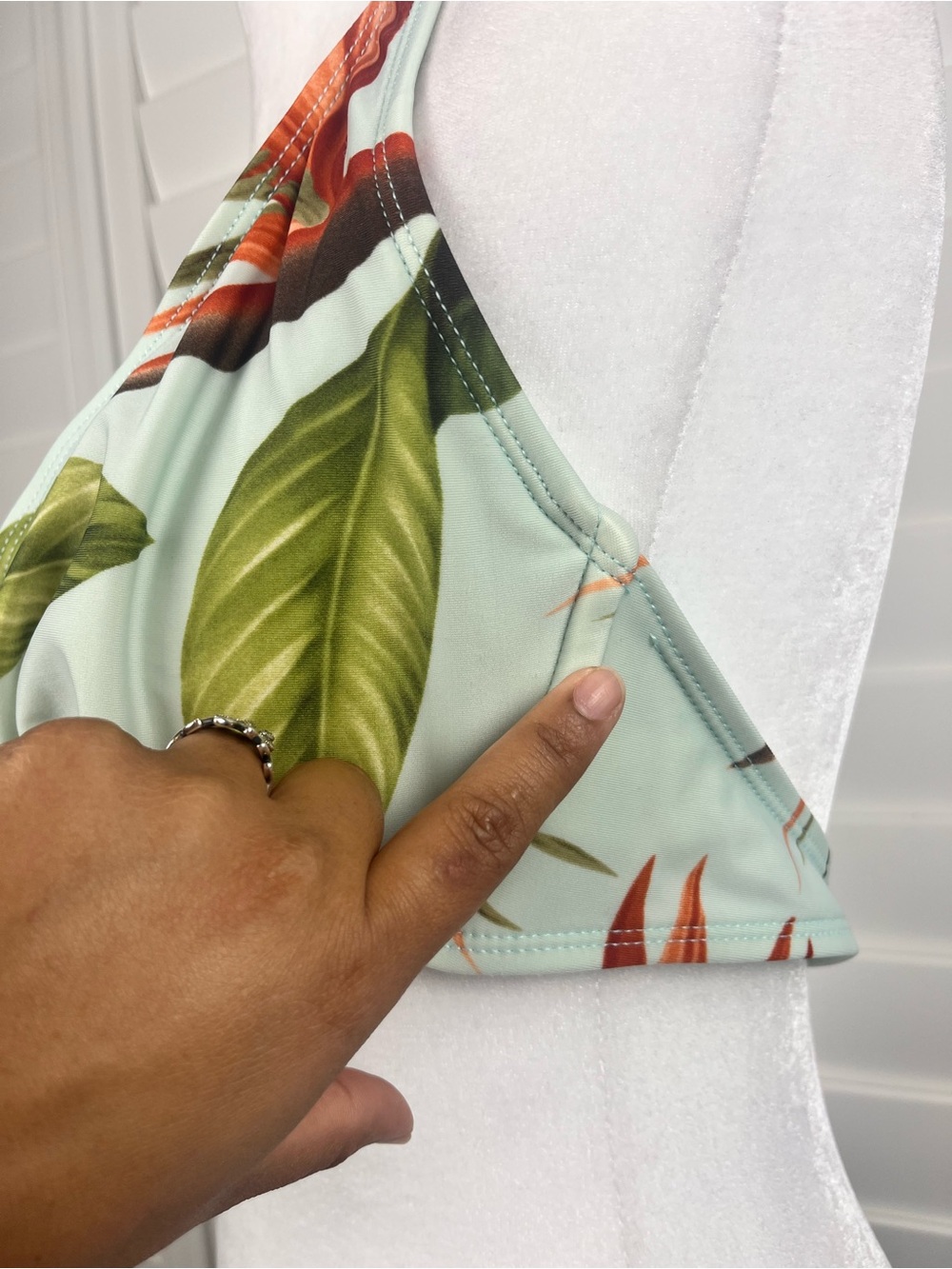 Tommy Bahama Green Leaf-Print Halter bikini size L top C cup + summer coquette - Picture 3 of 9